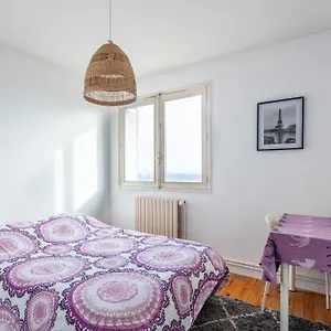  Appartement Lumineux A Emplacement Ideal Refait A Neuf