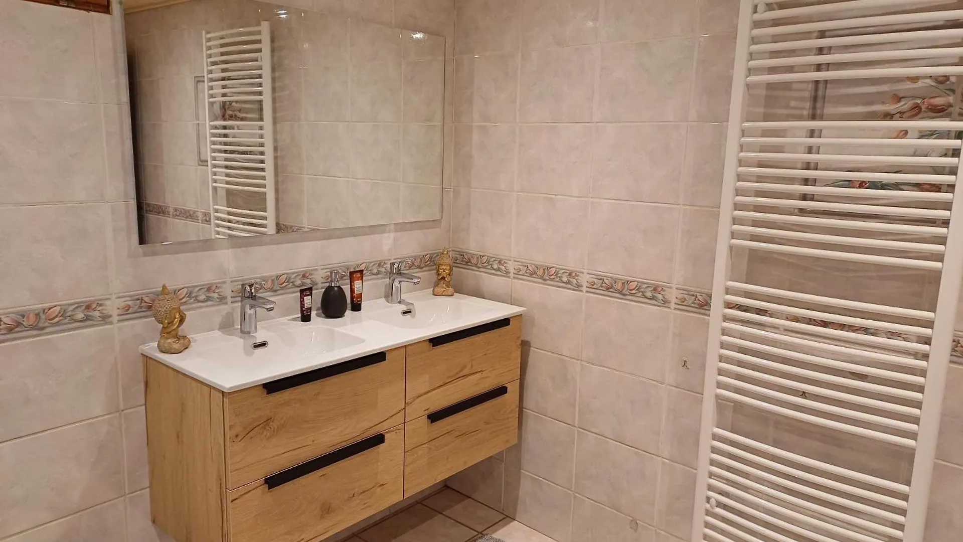 Magnifique Appartement Renove Seytroux Apartment